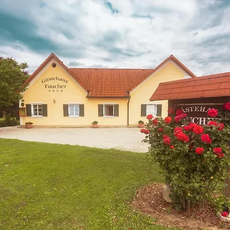 Quarto em Acomodações Particulares Gastehaus Taucher Bad Blumau